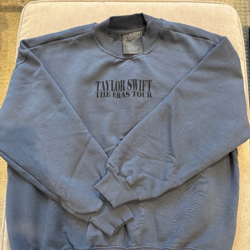 2024 Taylor Swift The Eras Tour Blue Crewneck Sweatshirt, Small, NWOT